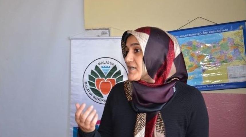 Tops&ouml;ğ&uuml;t&rsquo;te Aile Eğitim Semineri D&uuml;zenlendi