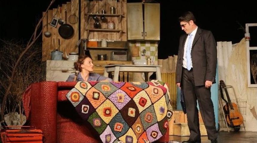 Eskişehir Şehir Tiyatroları İstanbul Seyircisi İle Buluşuyor