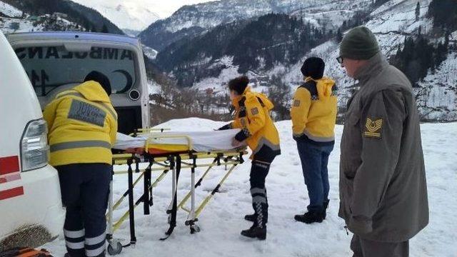 Hava Ambulansı Bin 900 Rakımlı Camili Köyü’nde Hayat Kurtardı