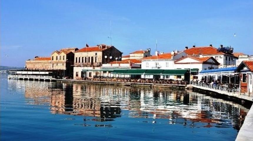 Ayvalık Kış Ortasında Bahar Havası