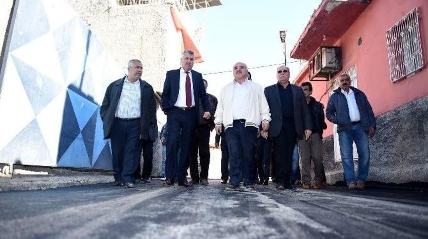 Seyhan&rsquo;da Asfalt &Ccedil;alışmaları