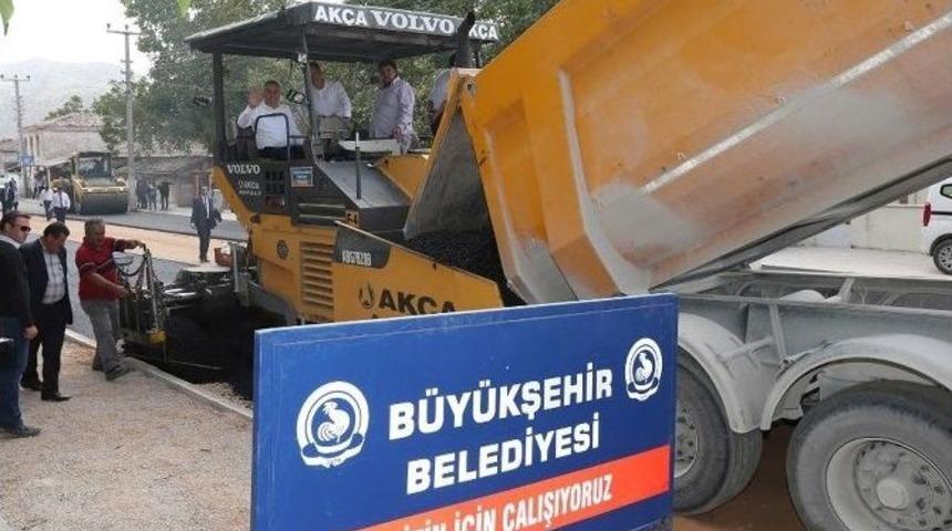 Tavas-bağlar Yolu’na Sıcak Asfalt Atıldı