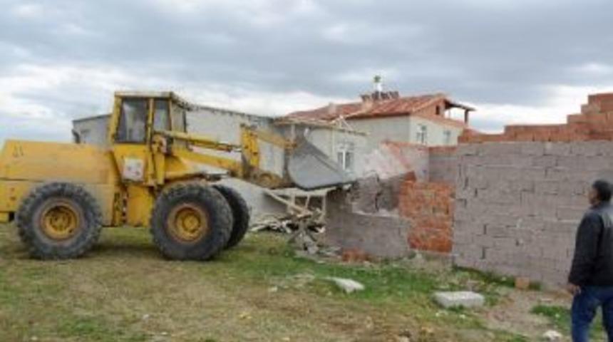 Meram’da Kaçak Yapılar Yıkılıyor