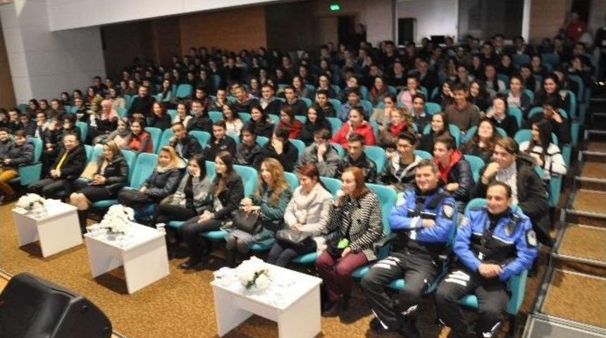 Boz&uuml;y&uuml;k&rsquo;te &Ouml;ğrenci Ve Velilere Y&ouml;nelik Seminer