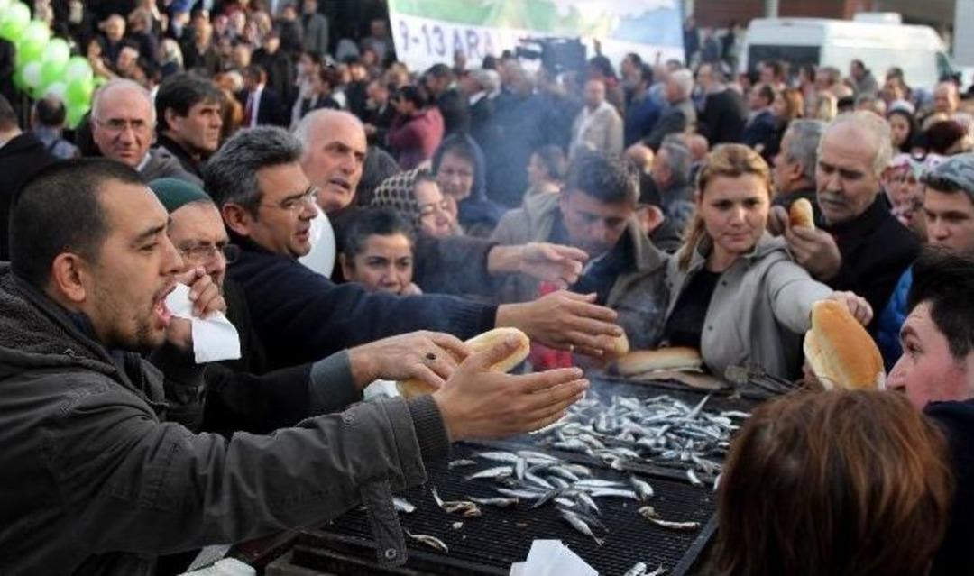 Bedava Balık Ekmeğe H&uuml;cum