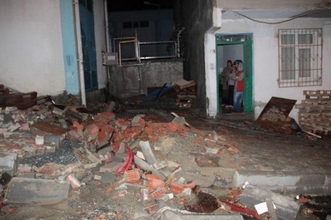 Avcılar&rsquo;da Su Deposu Patladı