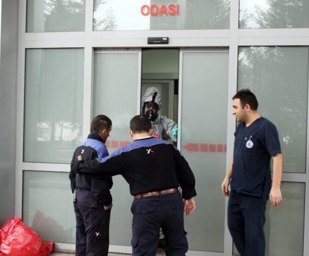 Kargo Deposunda Kimyasal Paket Patladı: 60 İş&ccedil;i Zehirlendi