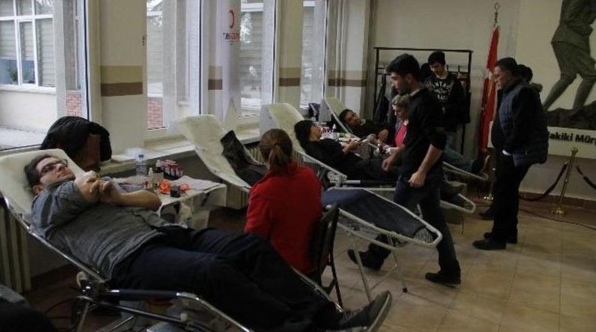 Anadolu &Uuml;niversitesi &Ouml;ğrencilerinden Anlamlı Bağış