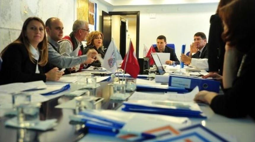 Akdenizli Belediyelerin Başarısı Ta&ccedil;lanıyor