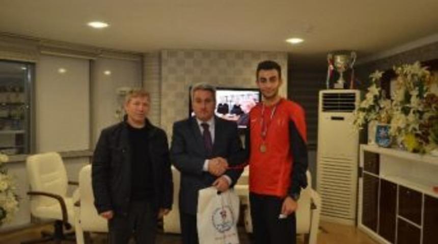 Balkan &Uuml;&ccedil;&uuml;nc&uuml;s&uuml;n&uuml; Kutladı