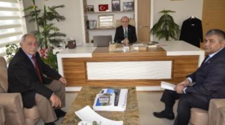 Başkan &Ouml;zt&uuml;rk&rsquo;e T&uuml;rkiye Harp Malul&uuml; Derneği&rsquo;nden Ziyaret