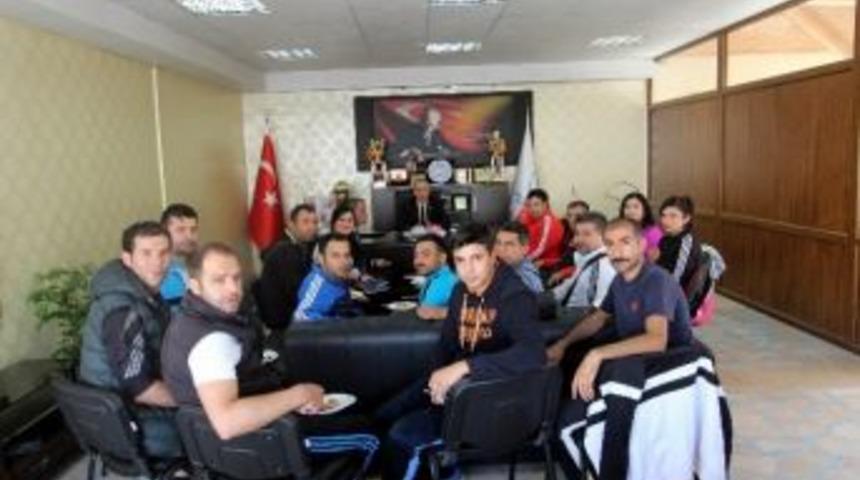 Antren&ouml;r Toplantısı Yapıldı