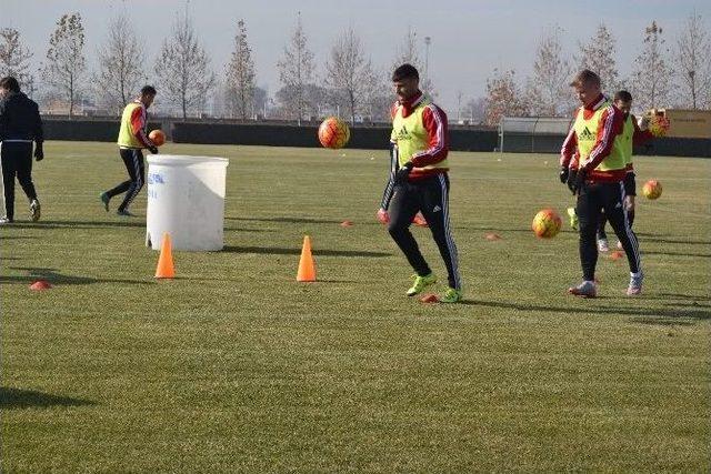 Kayserispor’da Akhisar Belediyespor Maçı Hazırlıkları Sürüyor