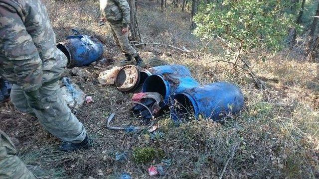 Hatay’da Terör Örgütüne Ait Depoda Yaşam Malzemeleri Bulundu