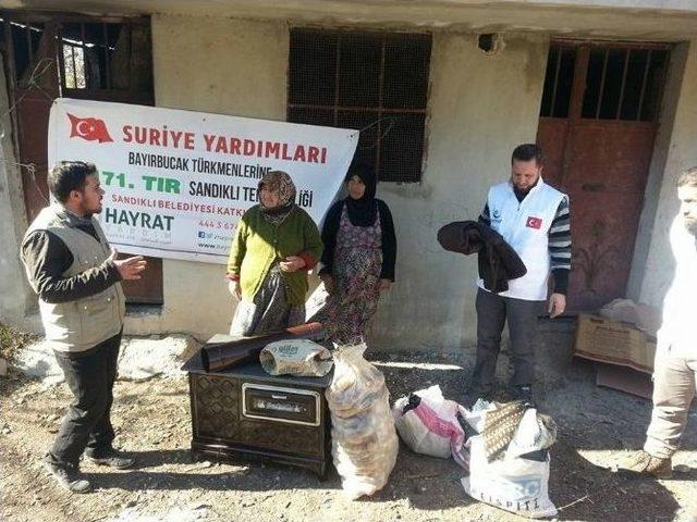 Yardımları “yaşasın Erdoğan, Yaşasın Türkiye ” Diye Karşıladılar