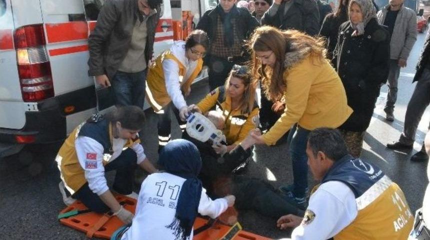 Yaşlı Adama Yaya Ge&ccedil;idinde Otomobil &Ccedil;arptı