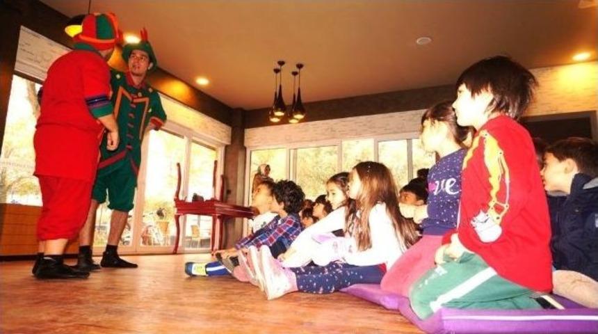 Minik &Ouml;ğrenciler Hacivat Ve Karag&ouml;z&rsquo;le Eğlendi