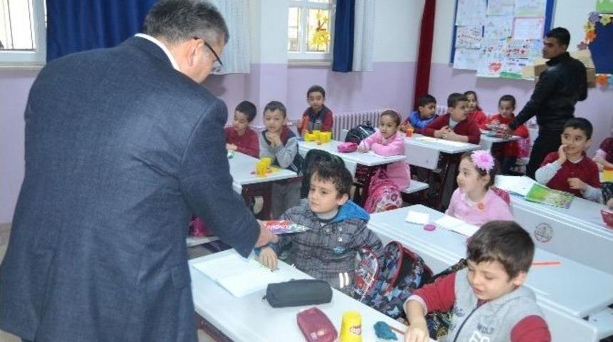 Başkan Aydın&rsquo;dan &Ccedil;ocuklara Diş Fır&ccedil;ası Seti