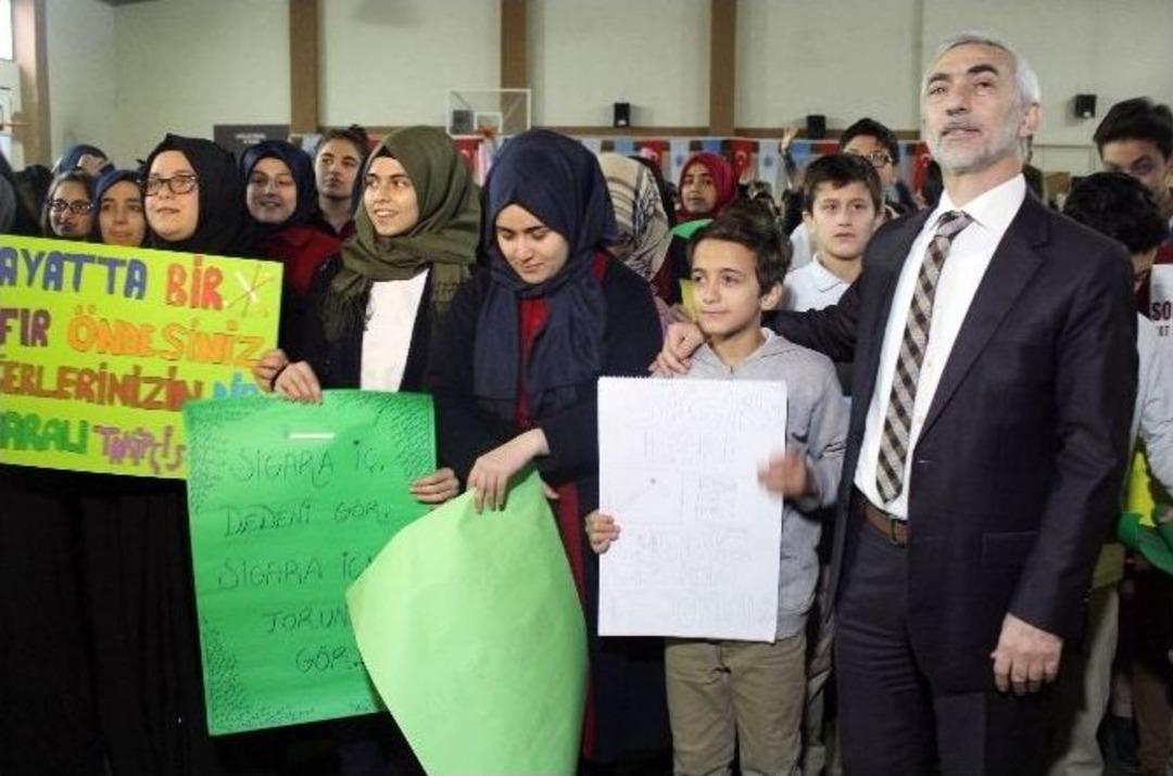 970 &Ccedil;ocukla Sigara İ&ccedil;ilmez Levhası Tasarlama Rekoru Kırıldı