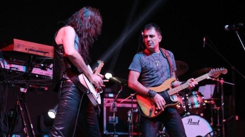 Şevval Sam Ve Kurtalan Ekspres İzdihamı