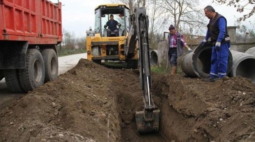 Akyazı&rsquo;da Alt Yapı &Ccedil;alışmaları Kabakulak Mahallesinde S&uuml;r&uuml;yor