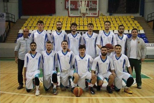 Sakarya’da Basketbol Şöleni Tüm Hızıyla Devam Ediyor