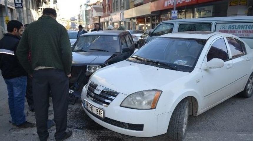 Malatya&rsquo;da Maddi Hasarlı Kaza