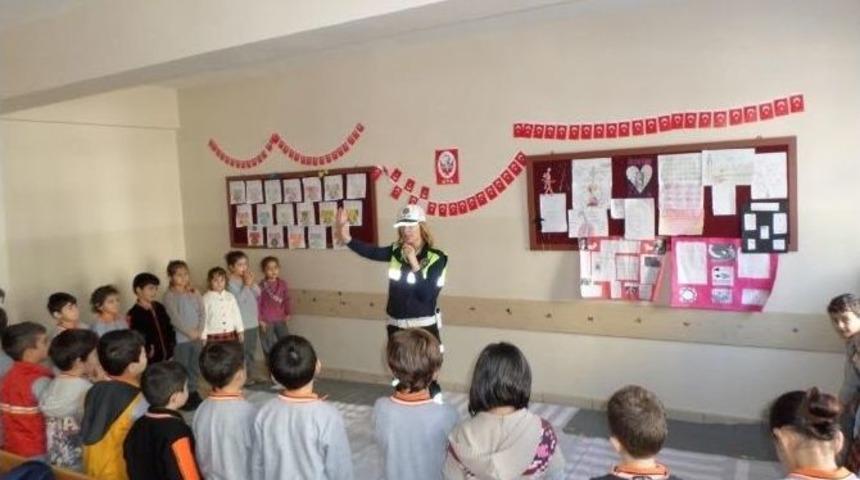 &Ouml;ğrencilere, Trafik Eğitimi Verildi