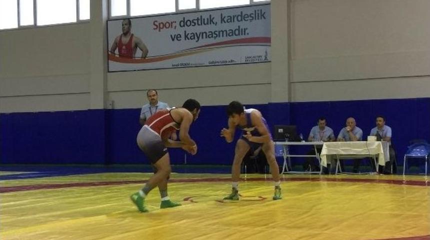 Sancaktepe Belediyespor G&uuml;reş Takımı Yoluna Namağlup Devam Ediyor