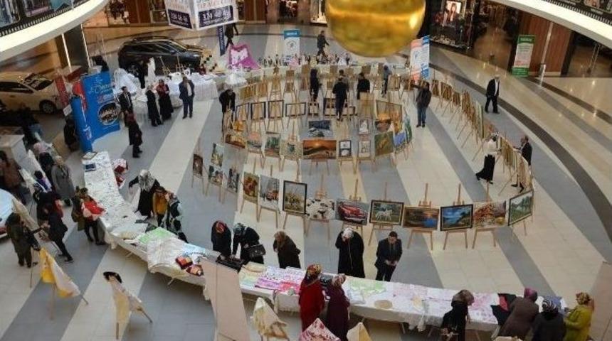 Performans Sergisi A&ccedil;ıldı