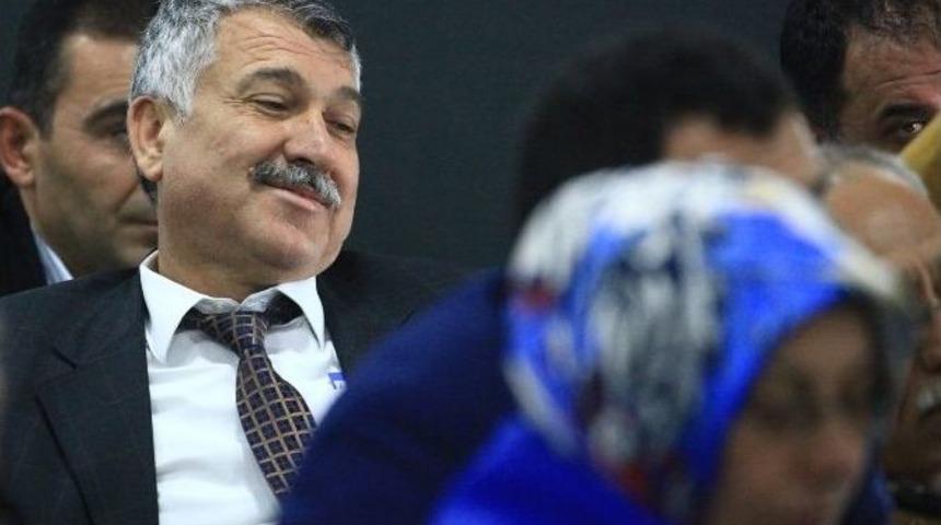 Belediye Meclisinde "baş&ouml;rt&uuml;s&uuml;" Tartışması