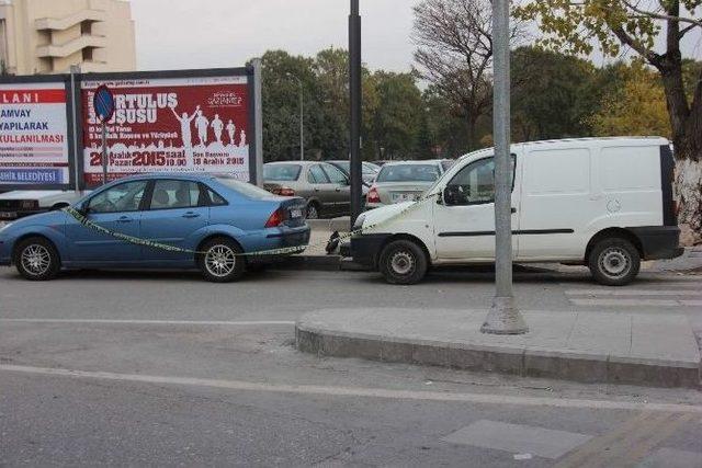 Belediye Binası Önünde Şüpheli Paket Paniği