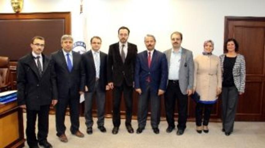 Yeni Fikir Sam&rsquo;dan Ad&uuml; Rekt&ouml;r&uuml; Bircan&rsquo;a Ziyaret