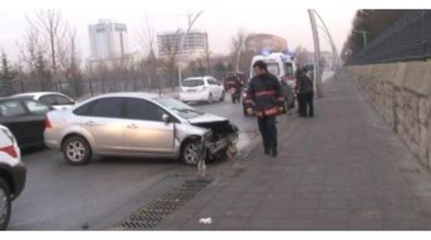Başkent&rsquo;te Trafik Kazası: 2 Yaralı