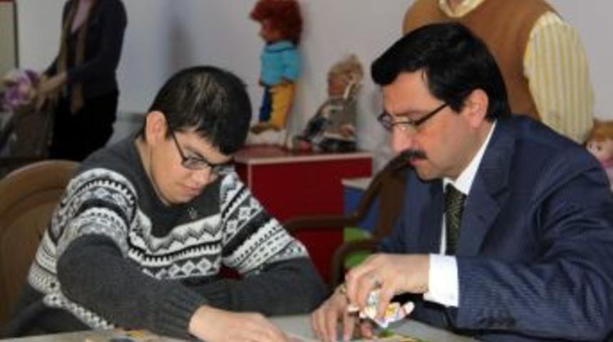 Ke&ccedil;i&ouml;ren Belediyesi Engelli Ailelerinin Y&uuml;z&uuml;n&uuml; G&uuml;ld&uuml;rd&uuml;
