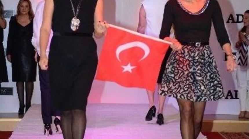 Kimsesiz &Ccedil;ocuklar Yararına Defile
