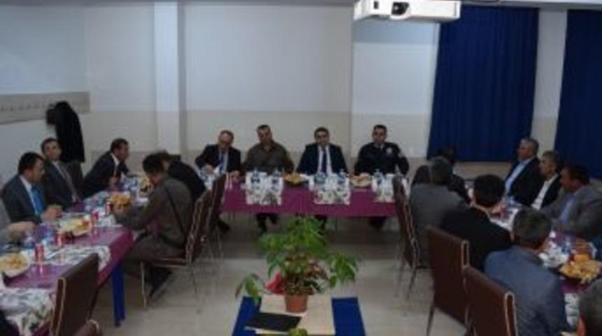 Kaymakam Karaaslan, Muhtarlar İle Toplantı Yaptı