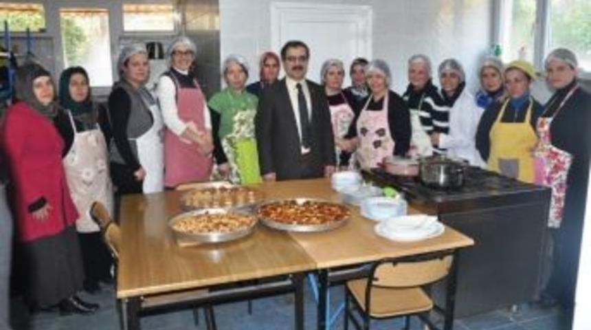 &Ouml;demiş&rsquo;te Ev Hanımlarına Aş&ccedil;ı Yardımcılığı Kursu