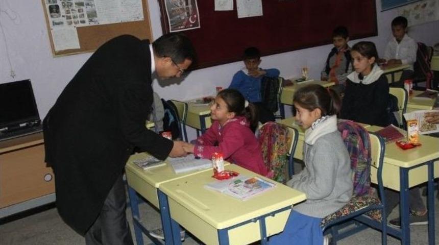 Kaymakamdan K&ouml;y Okullarına Ziyaret