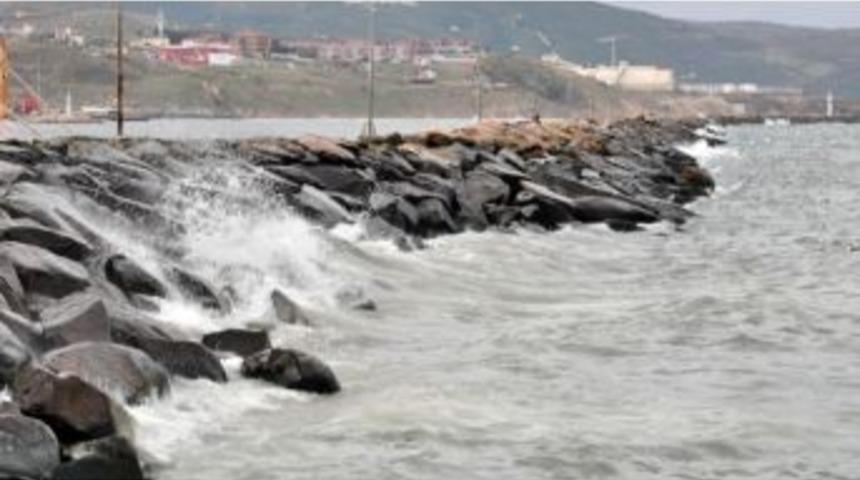 Hava Muhalefeti Denizde Dalgalar Oluşturdu