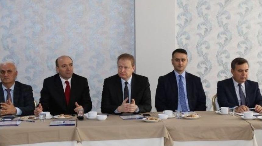 G&uuml;m&uuml;şhane&rsquo;de Milli Eğitim Danışma Komisyonu Toplantısı Ger&ccedil;ekleştirdi