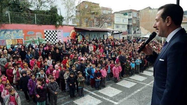 Öğrencilerden Başkan Tok’a Sevgi Gösterisi