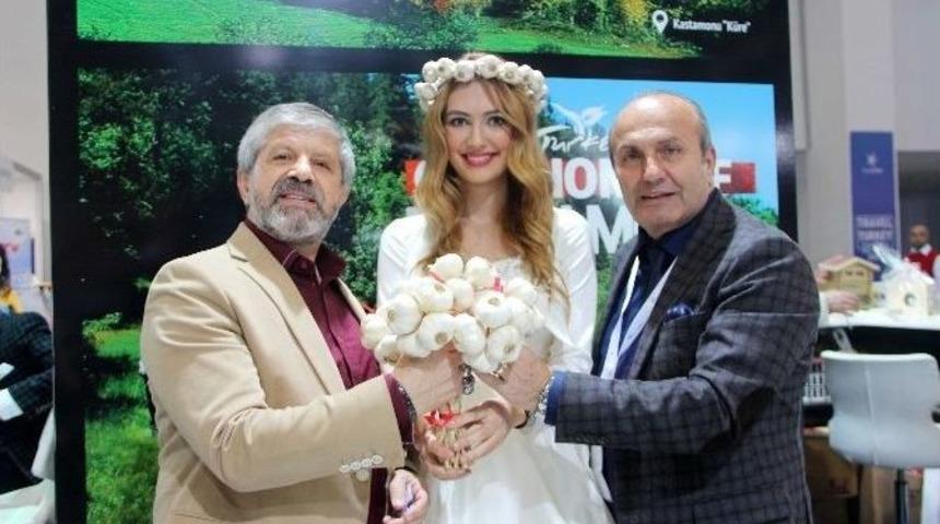 İzmir&rsquo;de Kastamonu R&uuml;zgarı Devam Ediyor