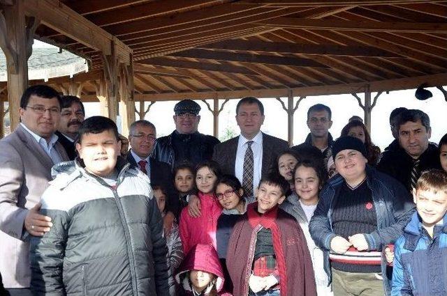 Otizmli &Ouml;ğrencilere &rsquo;atlı Terapi&rsquo; 1