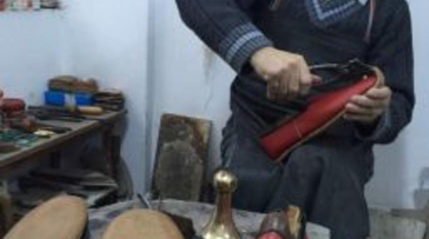 Asırlık Mercan Terlikler Bursa&rsquo;da Yaşatılıyor