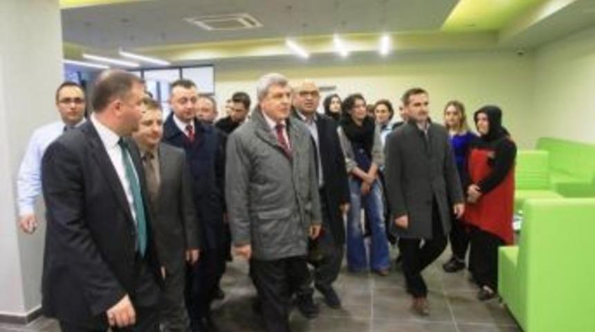 Başkan Karaosmanoğlu, &ldquo;akademi Lise, T&uuml;rkiye&rsquo;ye Model Olacak&rdquo;