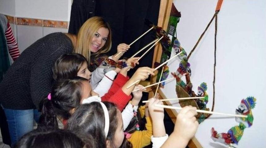 &Ccedil;ocukların Hacivat Karag&ouml;z Keyfi