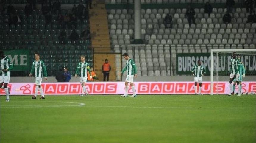 Bursaspor&rsquo;da Futbolculara 100&rsquo;er Bin Tl Para Cezası