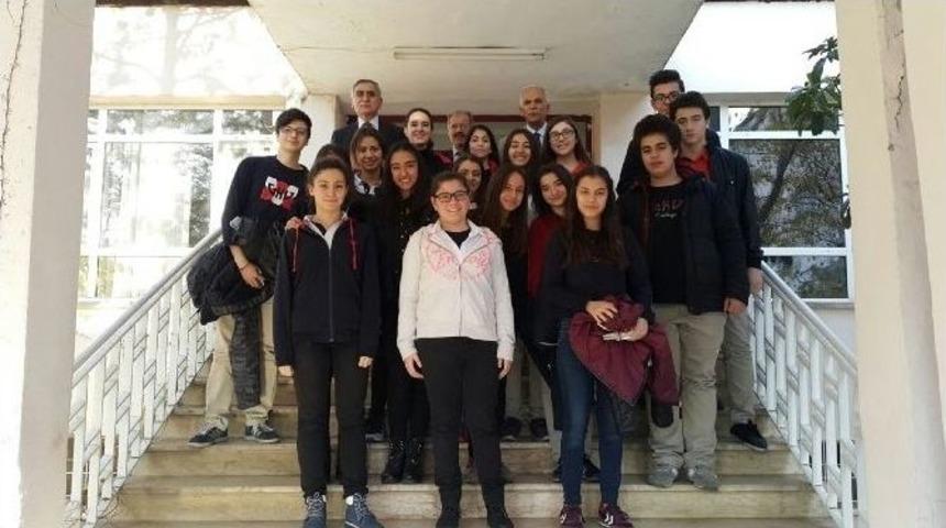 Gkv Liseleri &Ouml;ğrencileri Huzurevini Ziyaret Etti