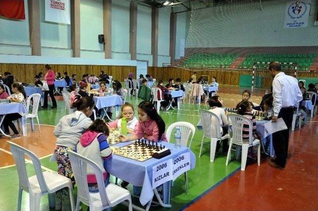 Nevşehir’de Minikler Satranç Turnuvası Başladı
